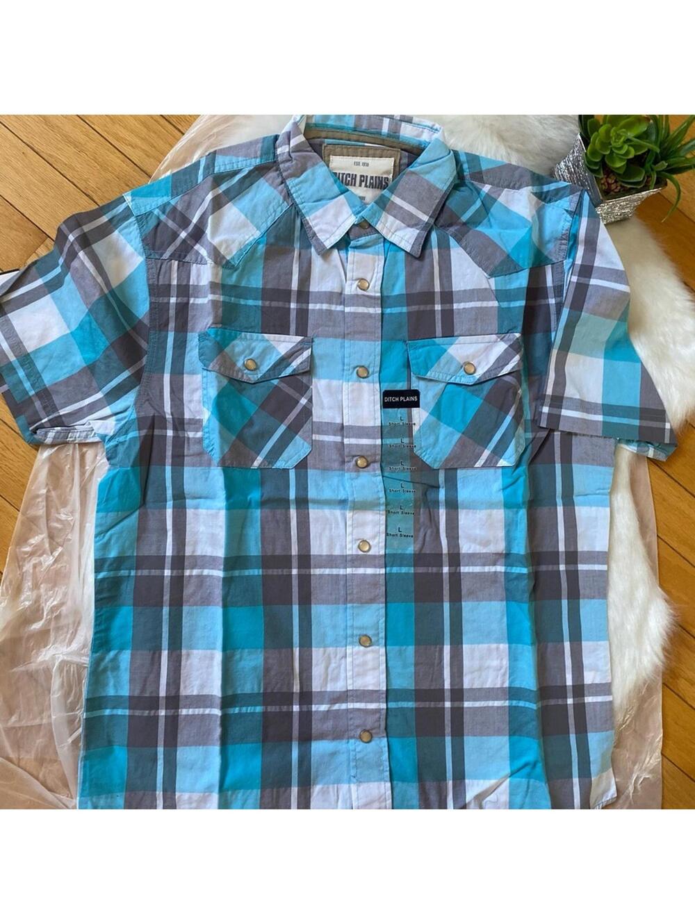 Ditch Plains Blue Gray Plaid Short Sleeve Button-Down L